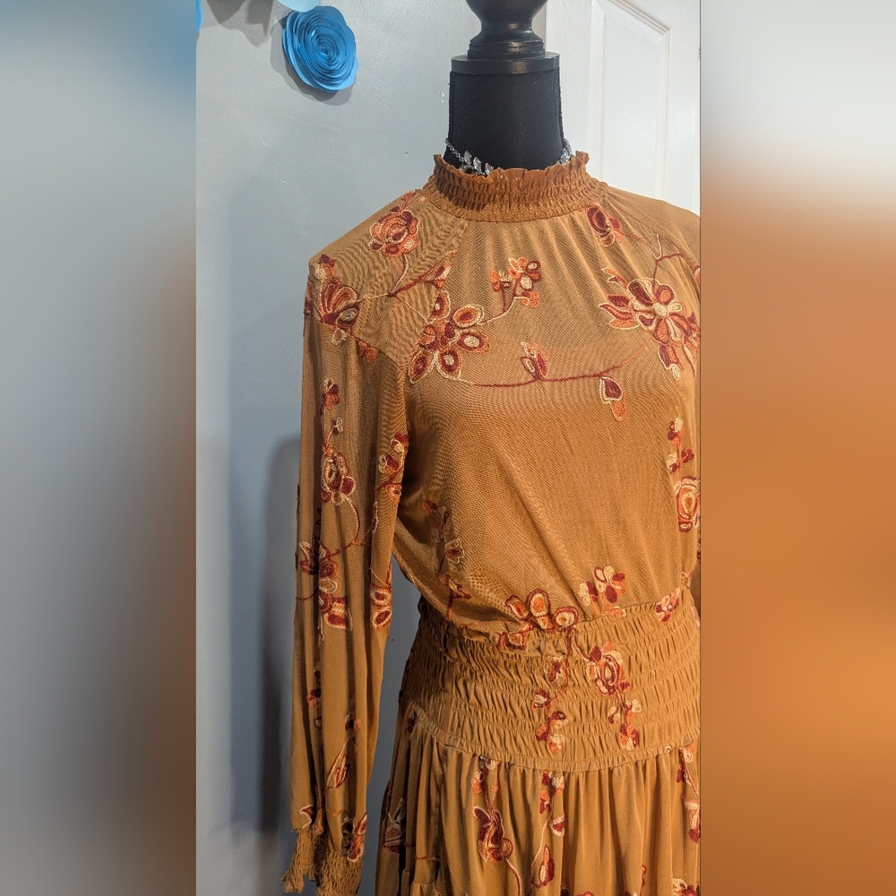 💚 Fig and Flower Floral Long Sleeve Dress - Picture 3 of 7